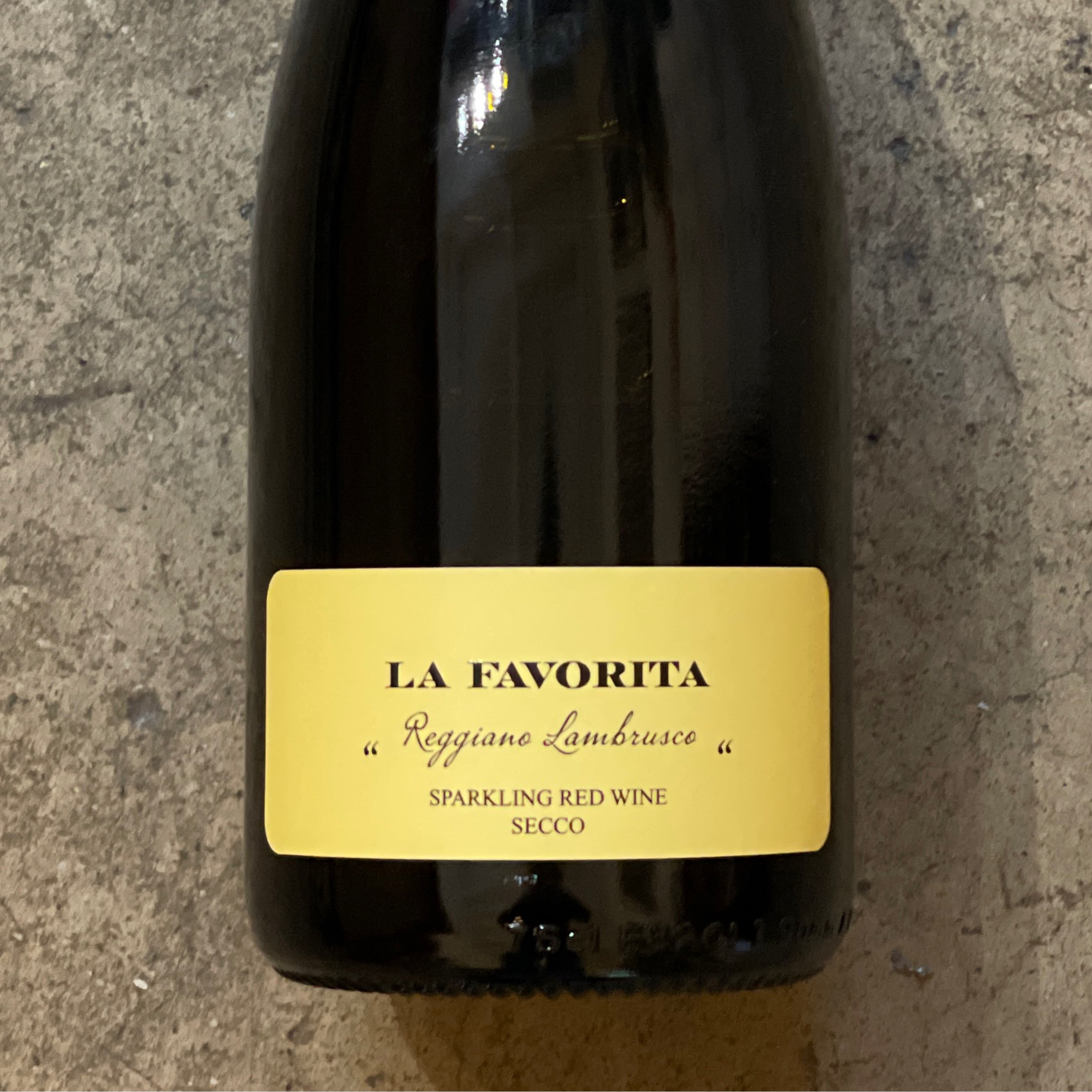 La Favorita, Reggiano Lambrusco Secco NV, 750mL
